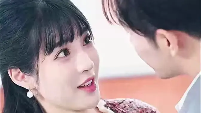 《听见她的声音》：一场关于救赎与孤独的视听盛宴，谁能真正听懂彼此？